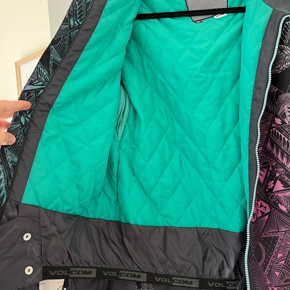 Women’s Volcom Ski Coat - Picture 3 of 8